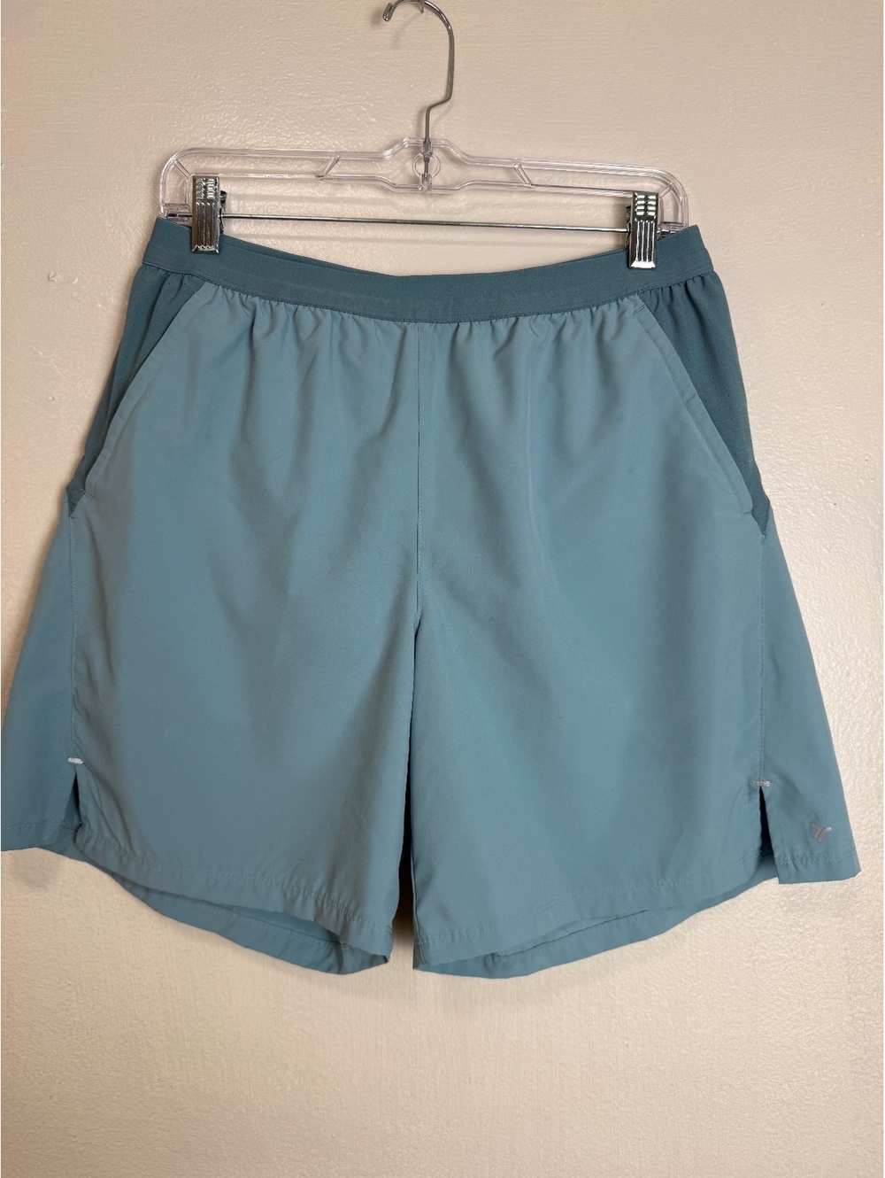 Old Navy Active Men’s Performance Shorts Size S Blue Teal Zip Pocket